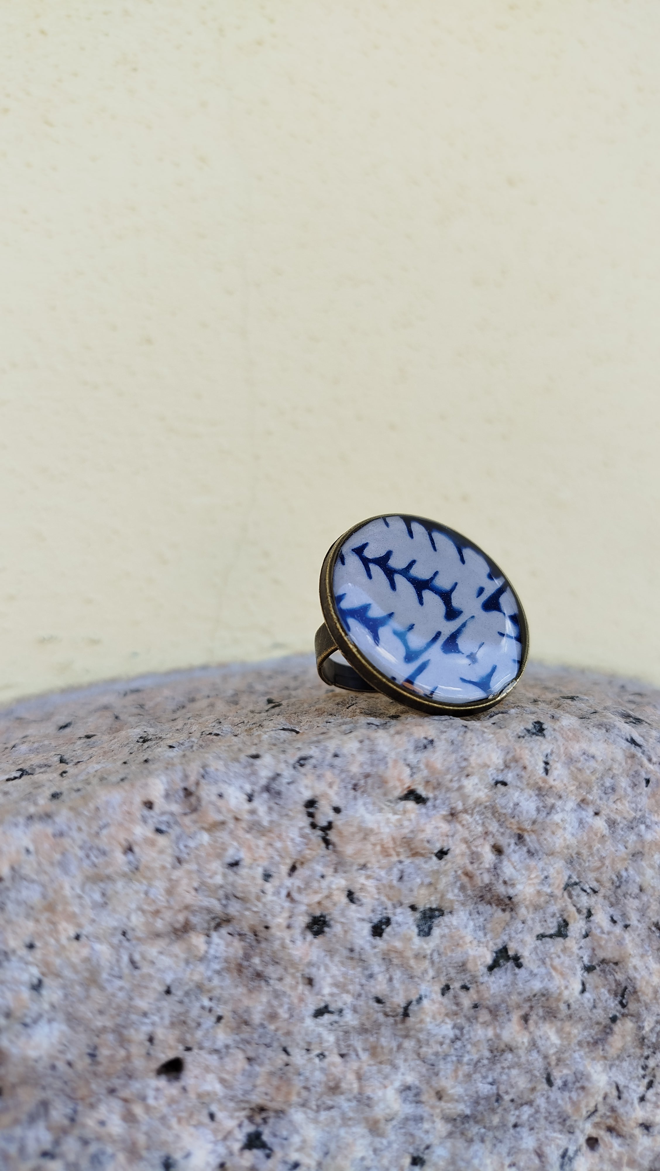 Anello regolabile con cianotipia di felce