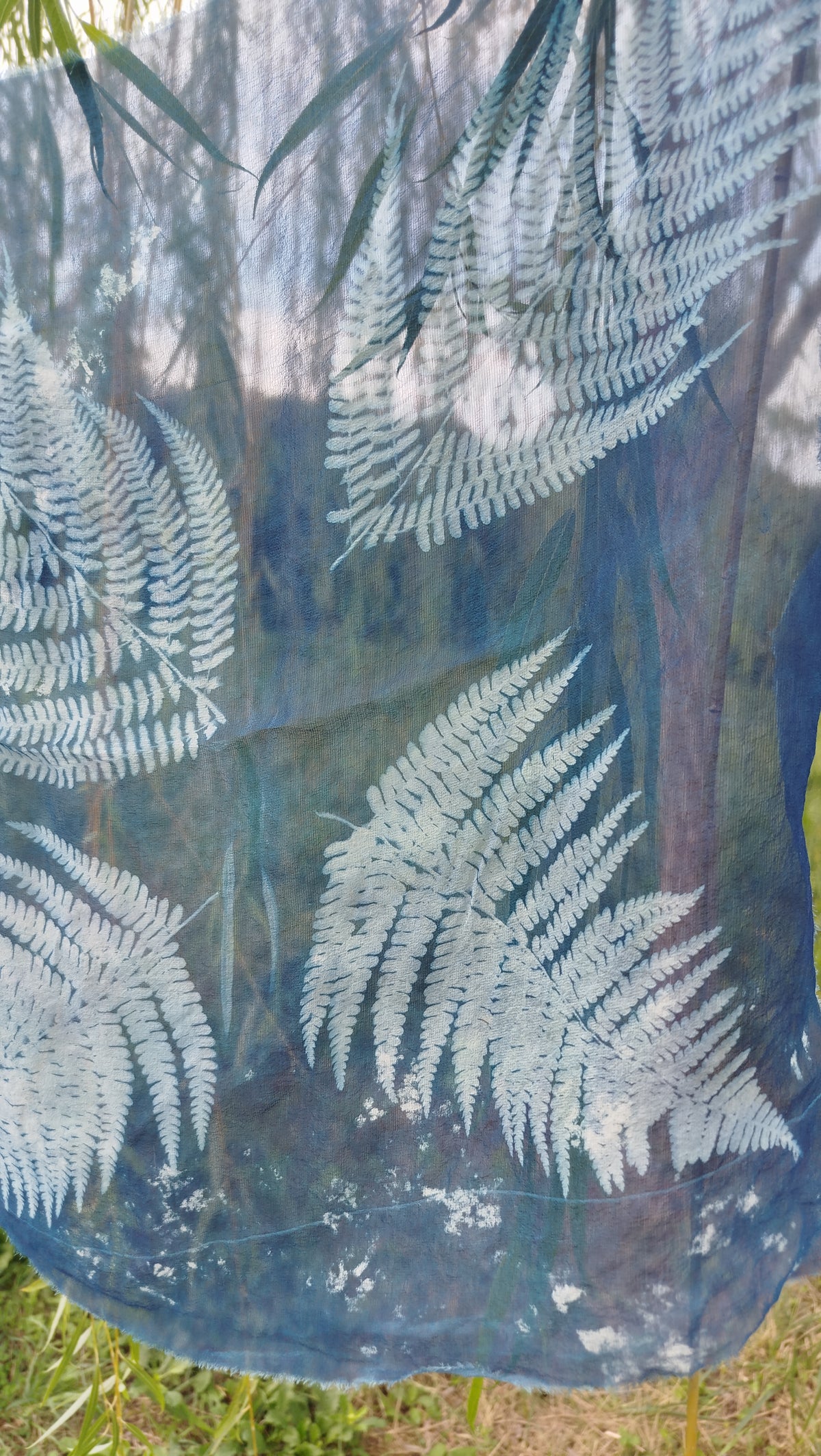 Foulard in seta con cianotipia di felce