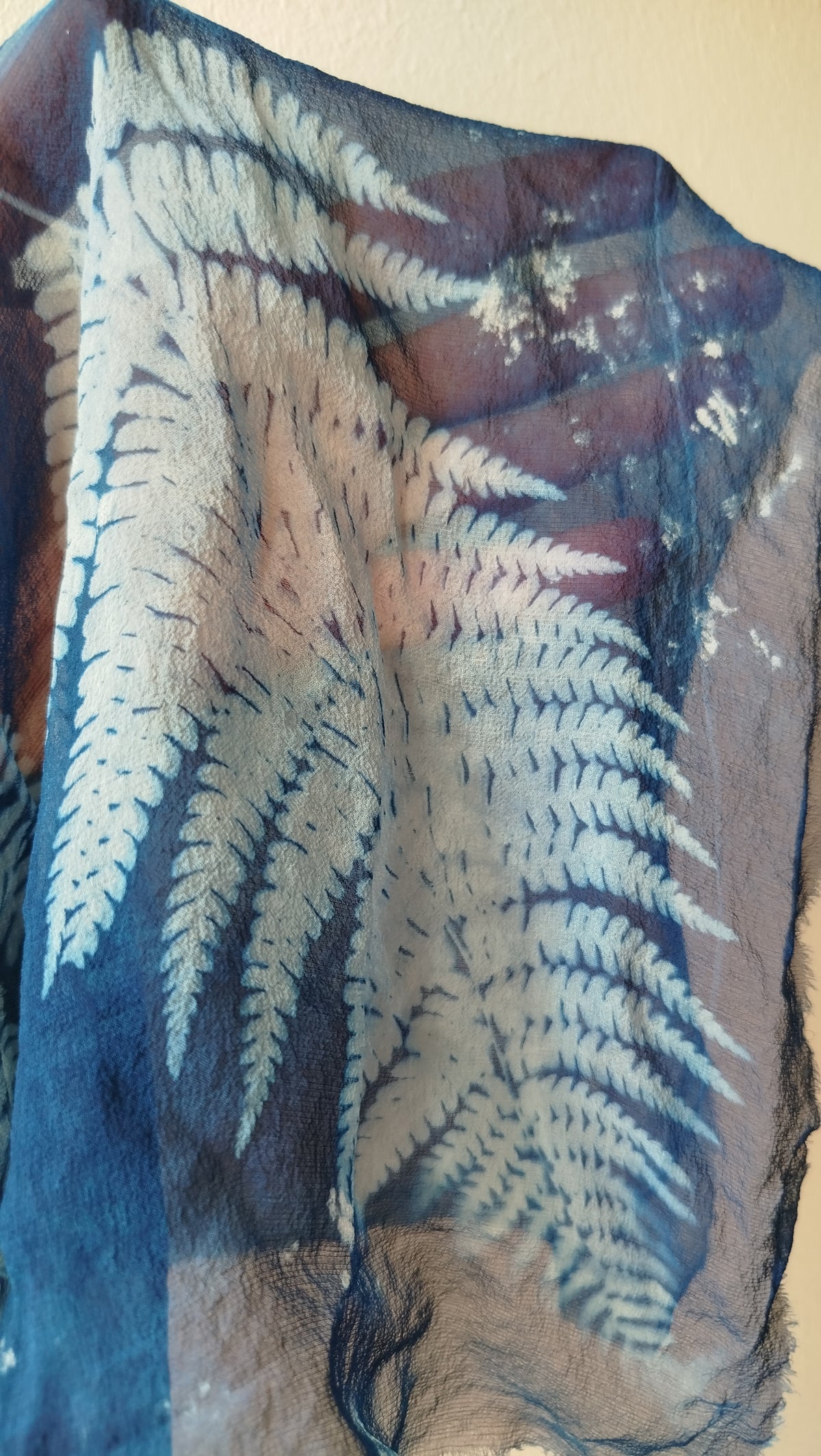 Foulard in seta con cianotipia di felce
