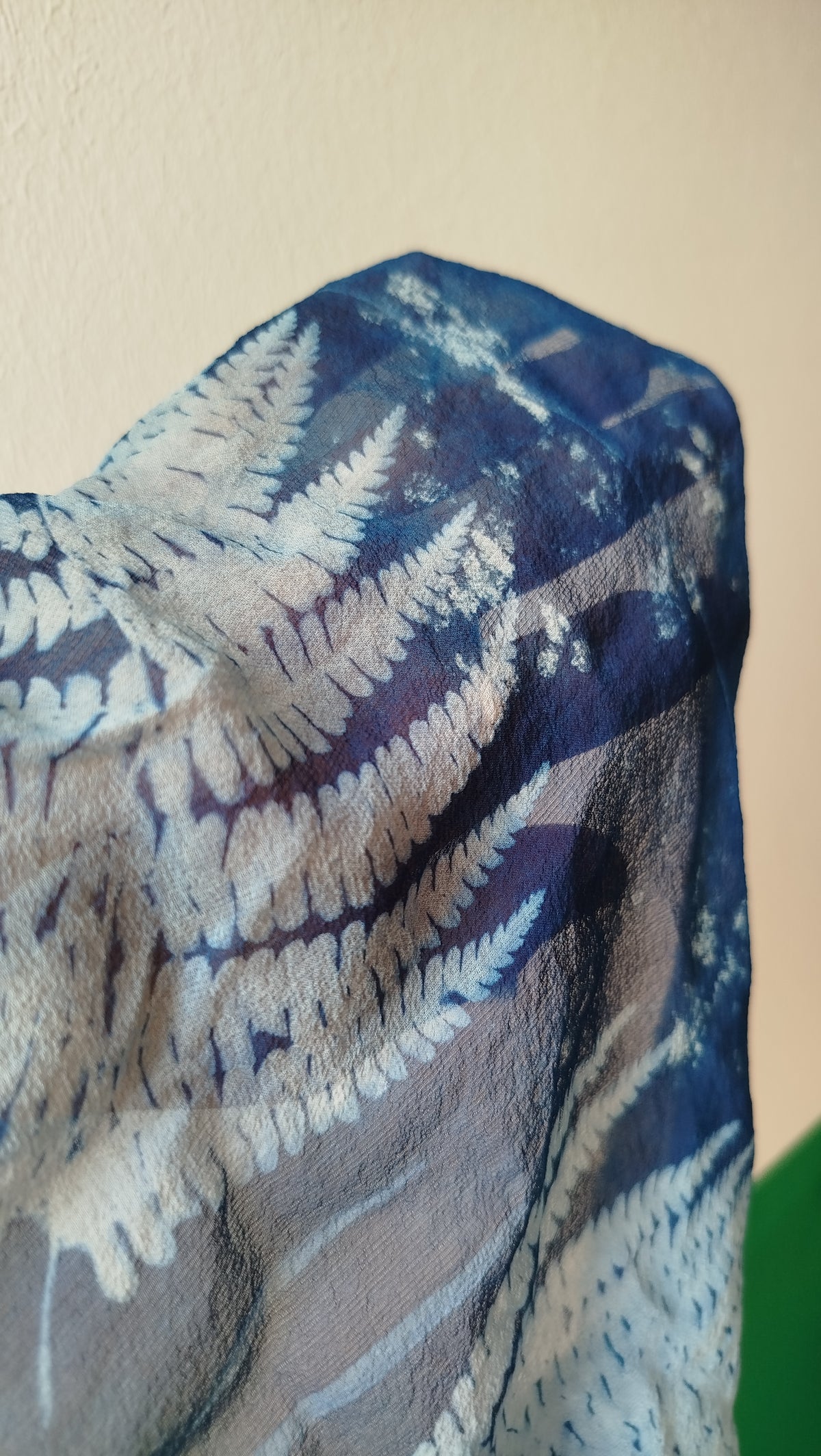 Foulard in seta con cianotipia di felce