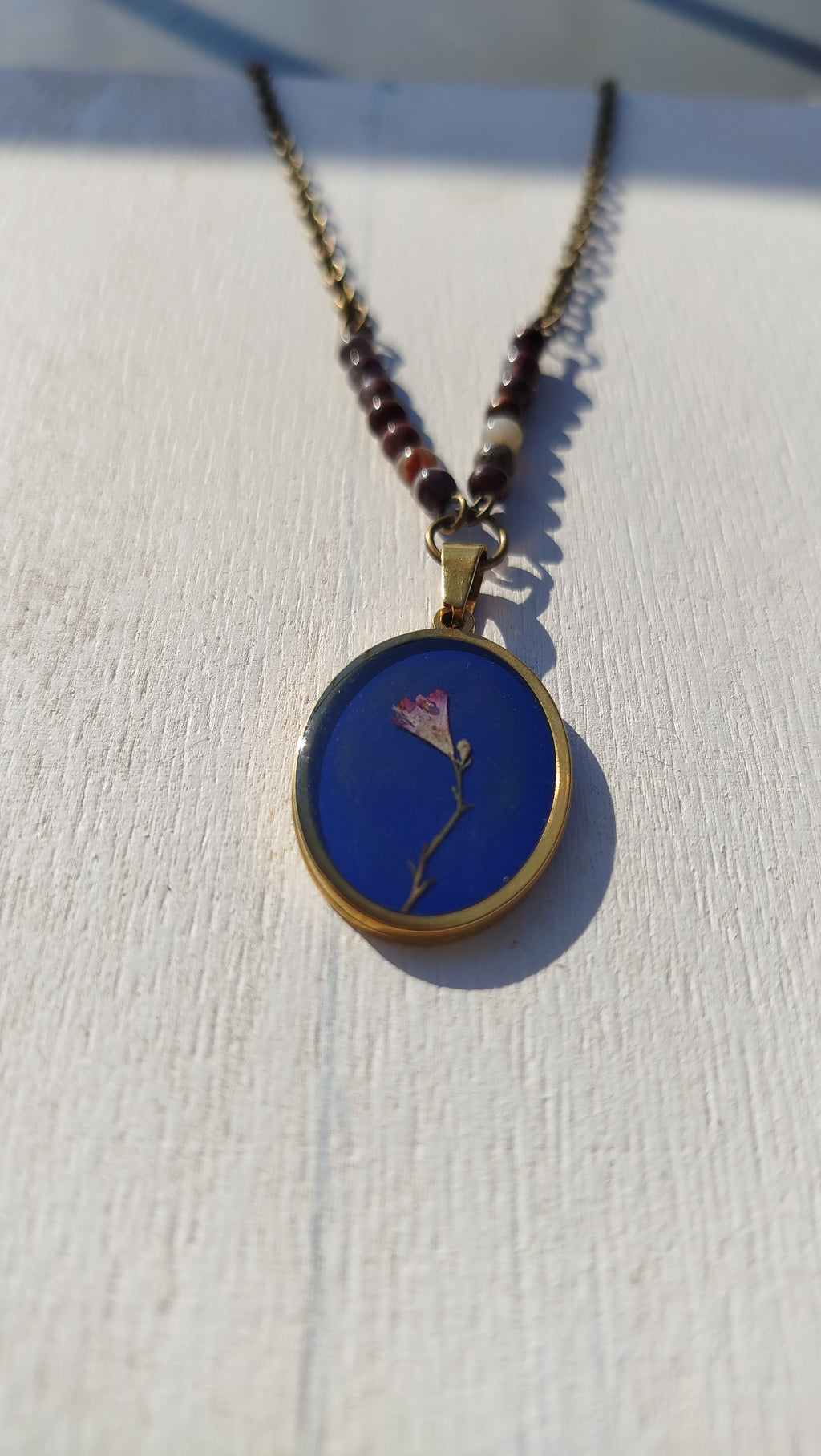 Collana con heuchera e pietre di agata sangue