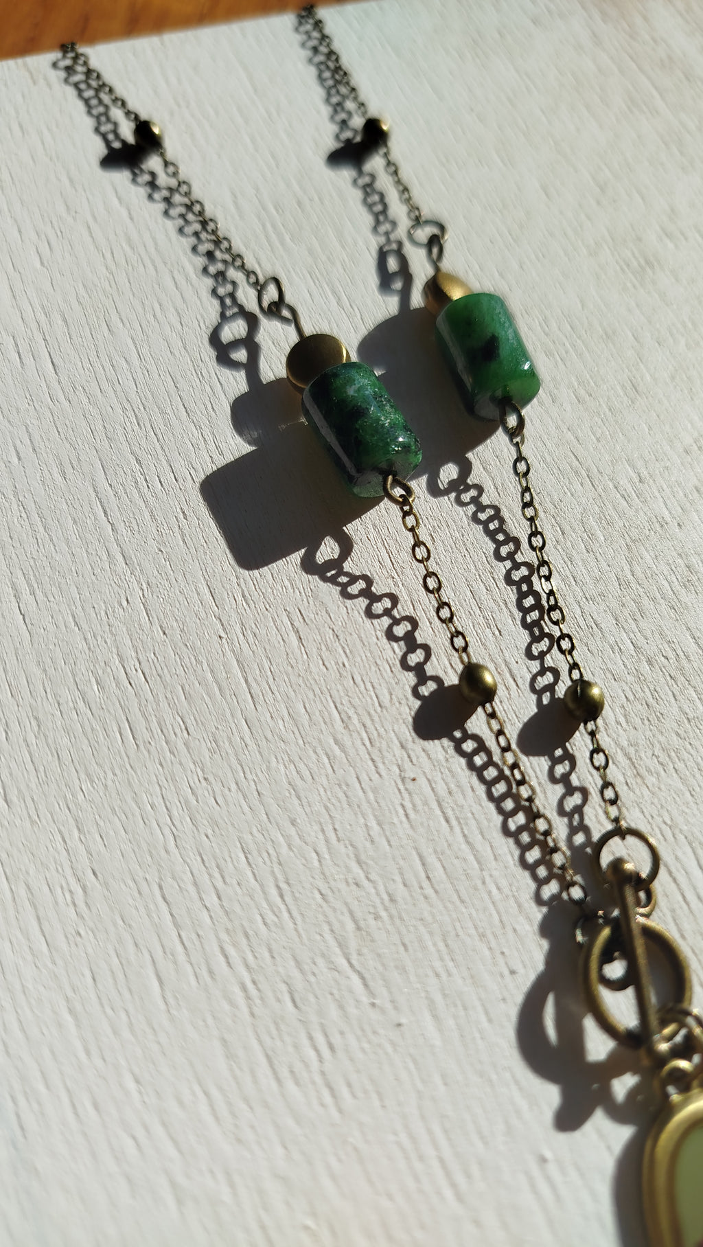 Collana con heuchera e pietre di zoisite rubino