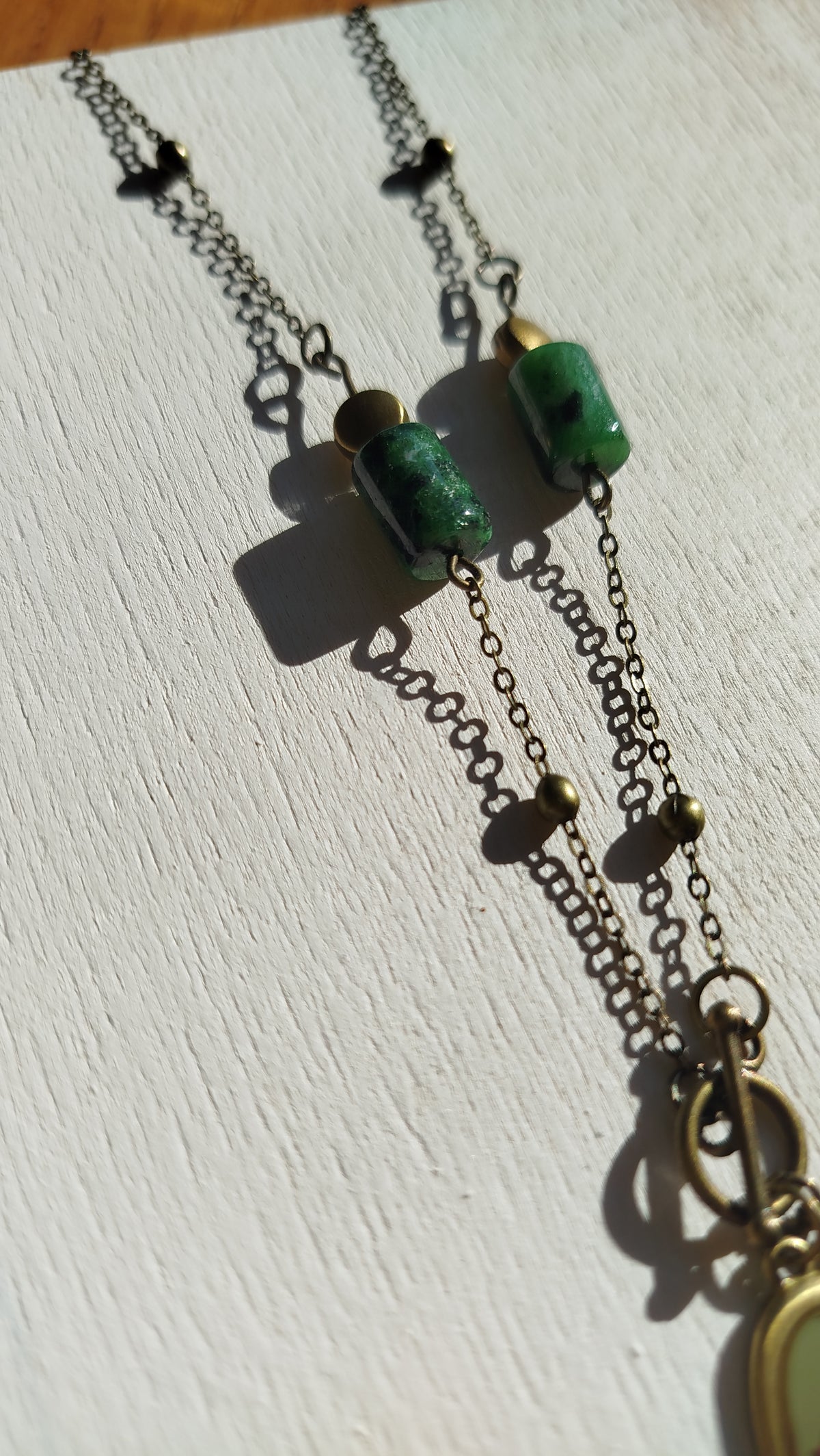 Collana con heuchera e pietre di zoisite rubino