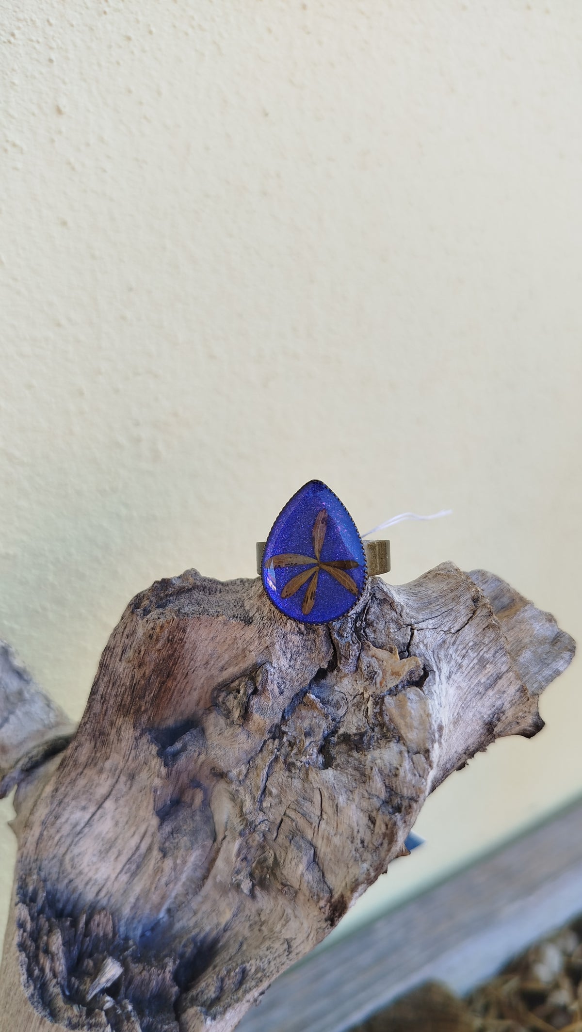 Anello regolabile con foglia di abelia
