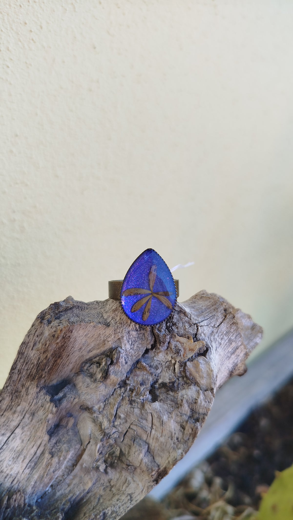 Anello regolabile con foglia di abelia
