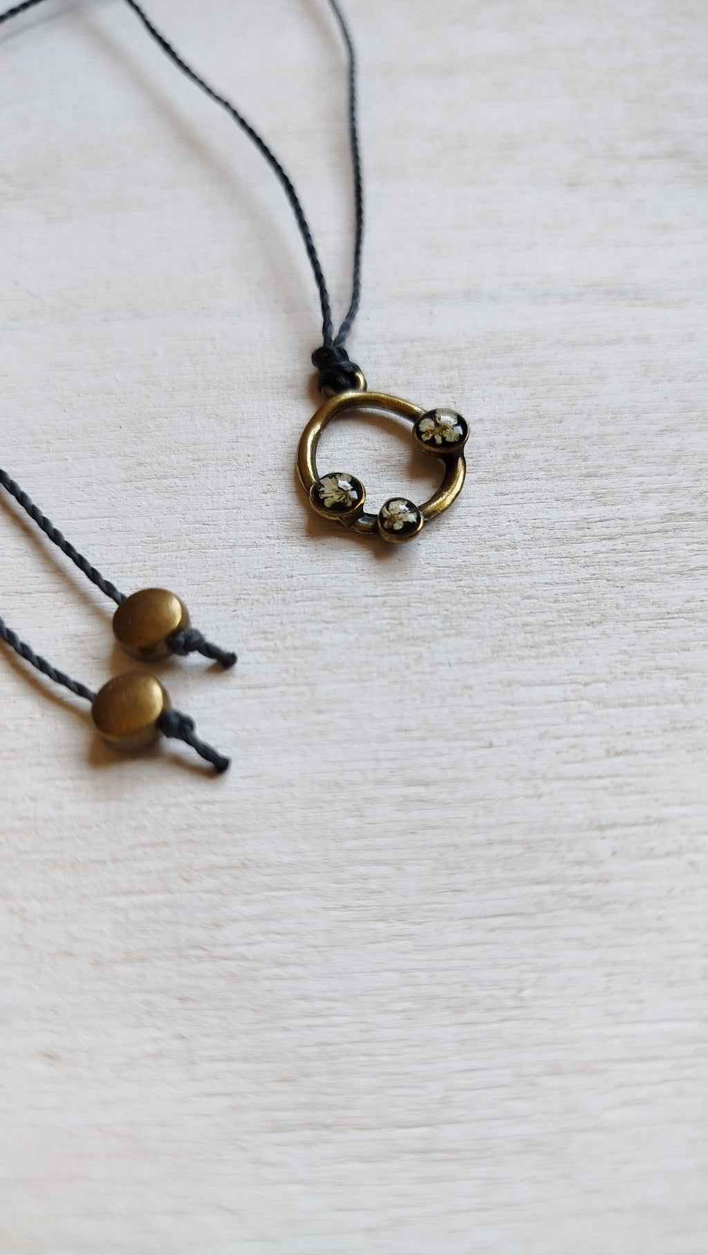 Collana con carota selvatica