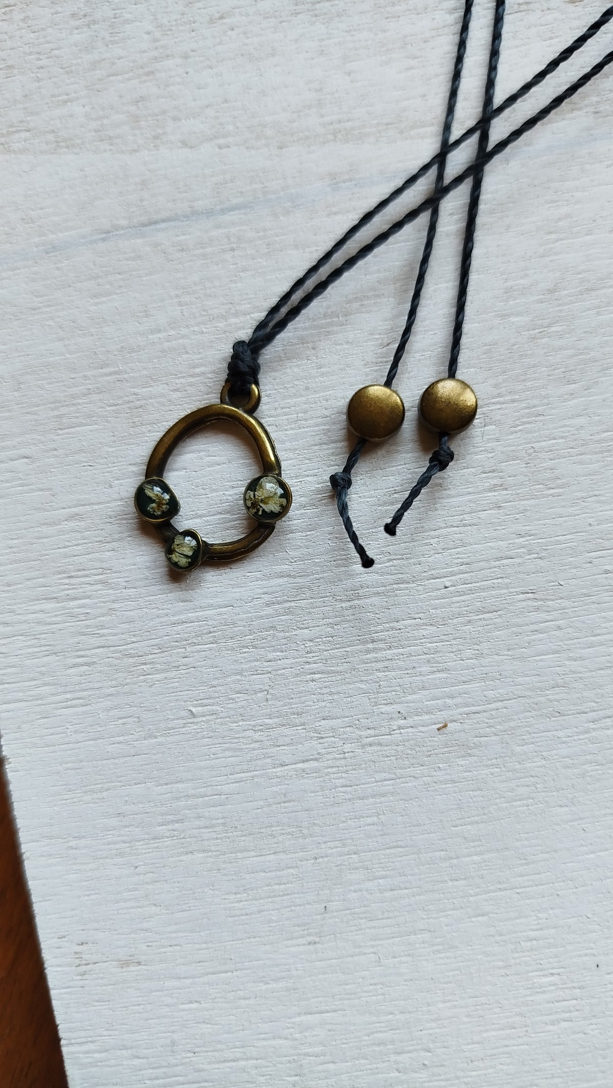 Collana con carota selvatica