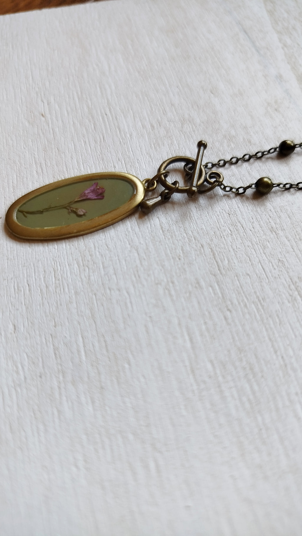 Collana con heuchera e pietre di zoisite rubino